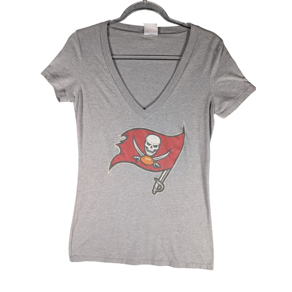 NFL Team Apparel Tampa Bay Buccaneers Womens Gray V-Neck Graphic Tee Fits Small